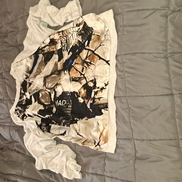 Mossimo sweatshirt - Picture 2 of 4